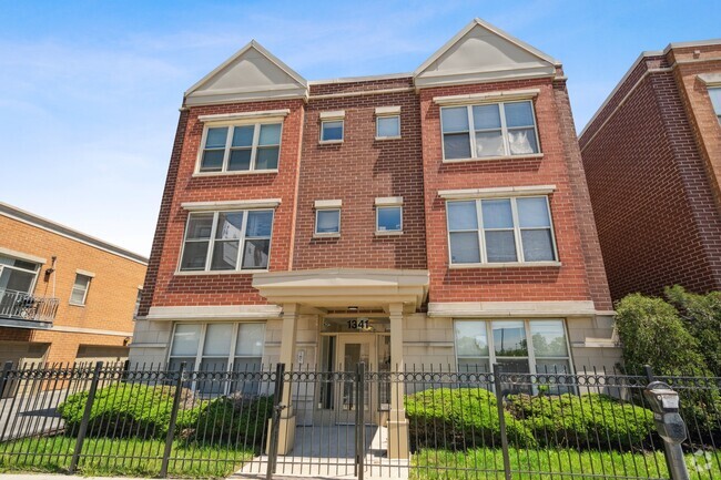 Building Photo - 1341 N Halsted St Unit 3S Rental