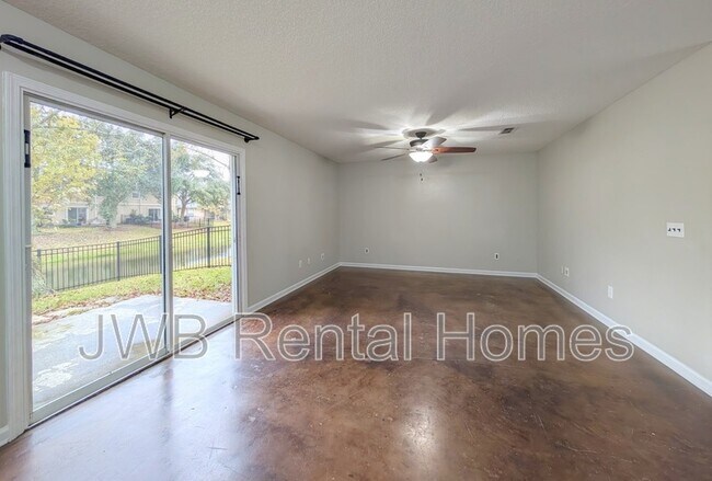 Photo - 1635 Vineland Cir