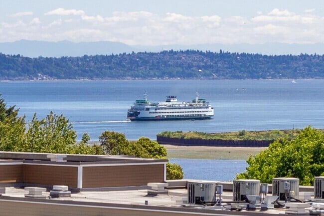 Building Photo - Bainbridge Island Condo