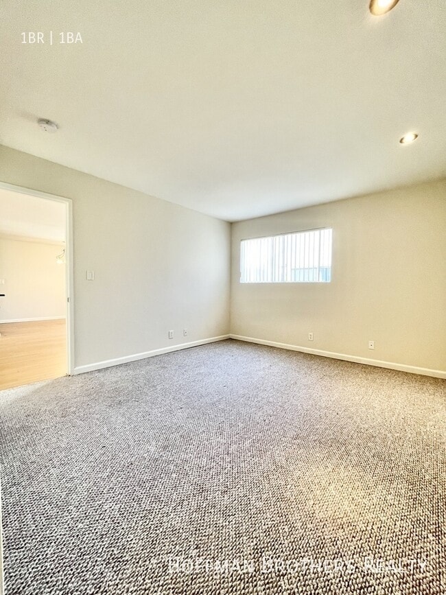 Photo - 860 S Ardmore Ave Unit 210