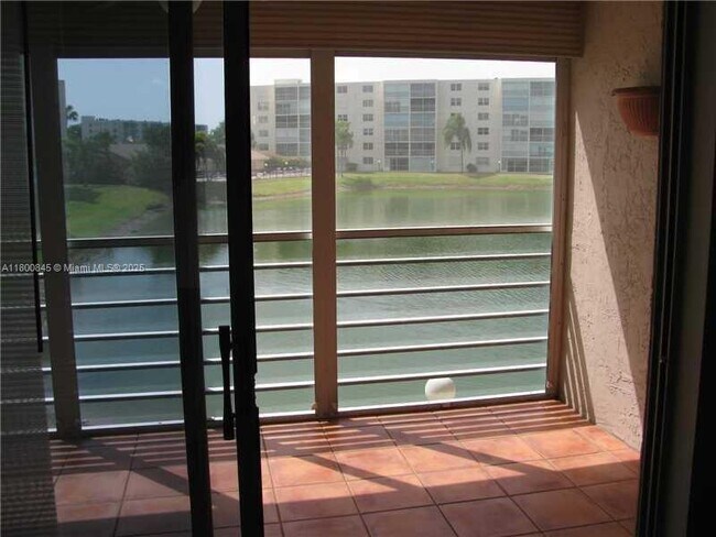 Photo - 441 SE 3rd St Unit 202