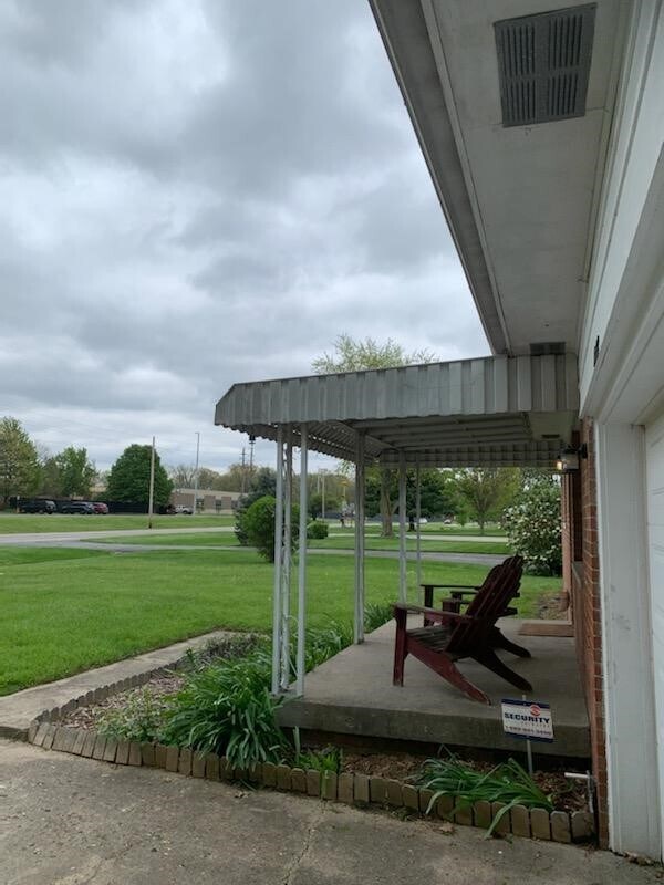 Photo - 8022 Rahke Rd