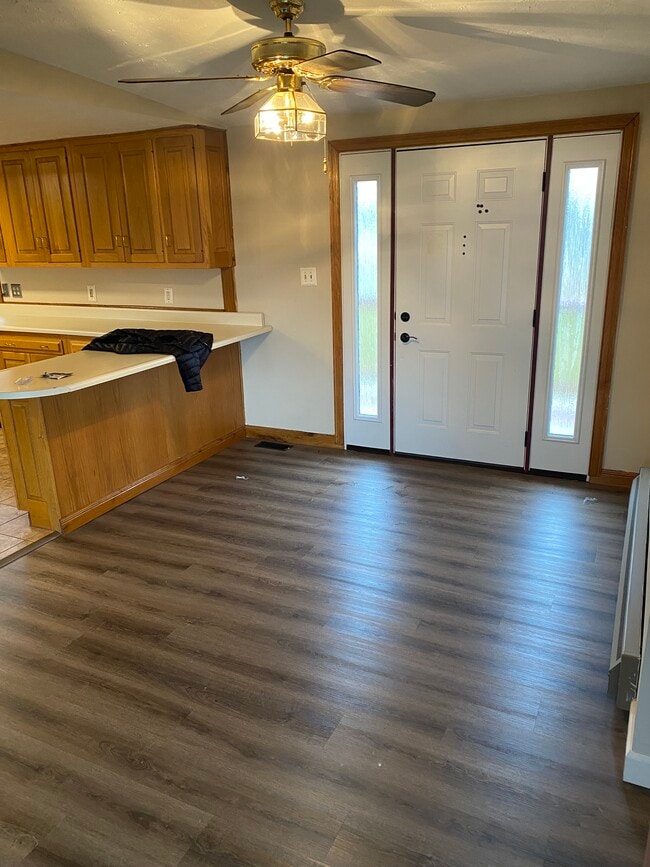 Photo - 215 Canfield St