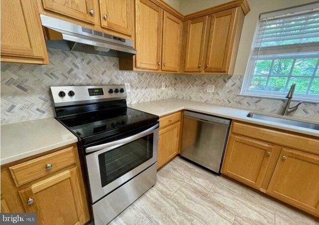 Building Photo - 9058 Two Bays Rd