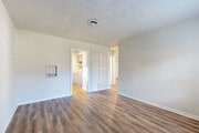 2BR, 2BA - 755SF - Living Room