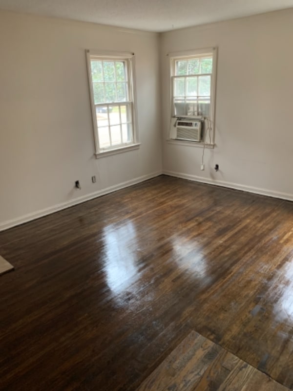 Photo - 1542 Delano Ave