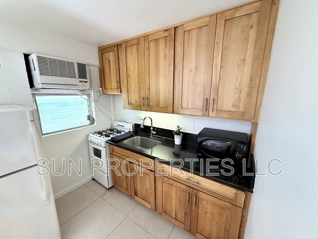 Photo - 235 Lili?uokalani Ave Unidad 133 - 1