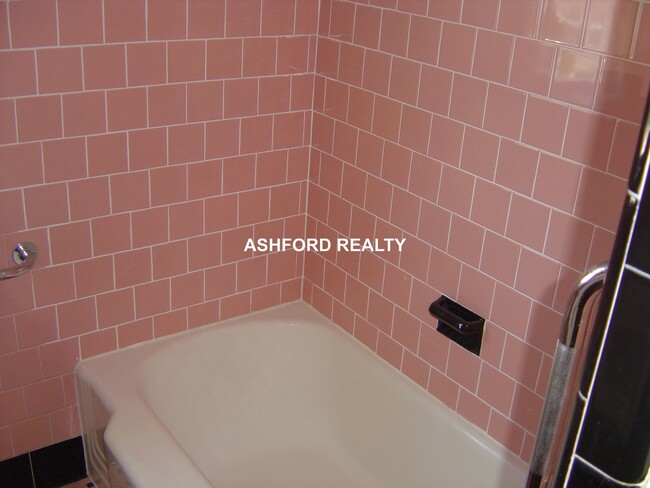 Photo - 24 Loring St