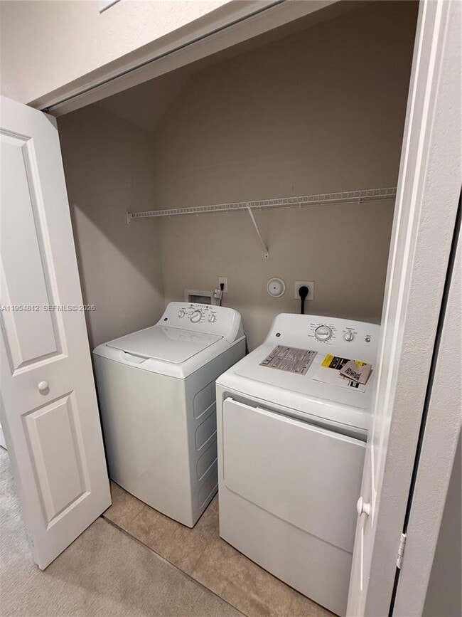 Photo - 585 NW 11th St