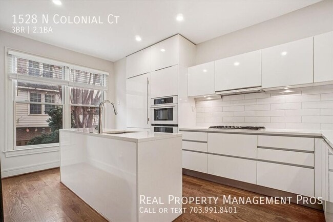 Photo - 1528 N Colonial Ct