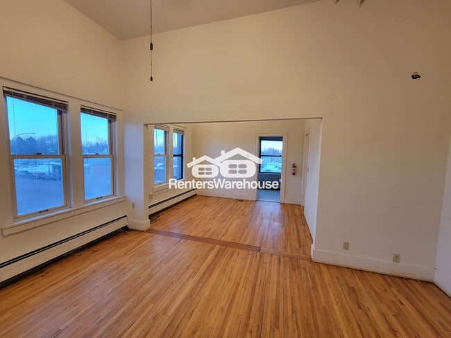 Photo - 101 2nd Ave N