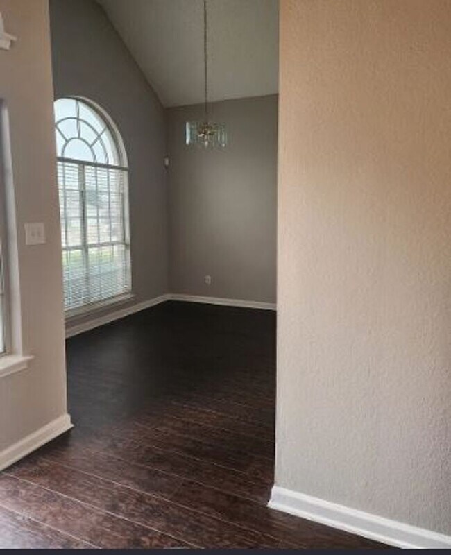 Photo - Beautiful 3 Bed 2.5 Bath Home in Grand Prairie, TX