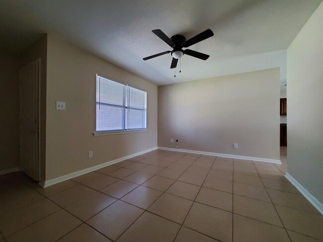 Photo - 1805 Courtney Dr