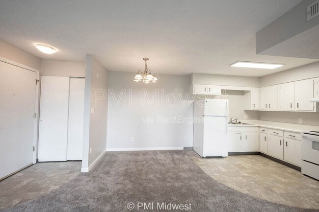 Photo - 326 Progress Rd Unidad B14