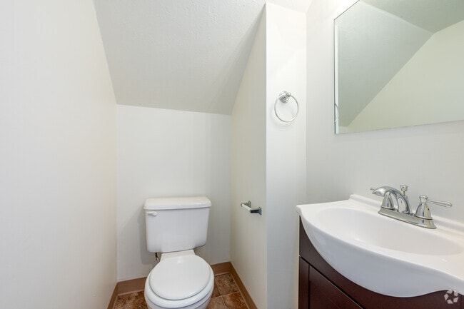 3BR, 1.5BA - 1,300SF - Second Bathroom