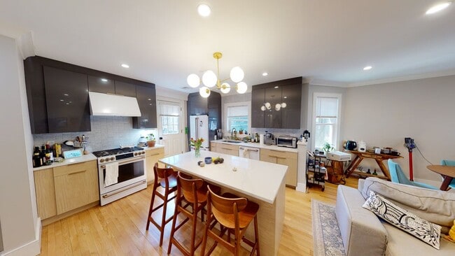 Photo - 15 Lanark Rd Unit 3