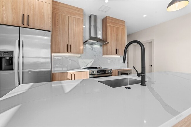 Photo - 453 Franklin St Unidad 207