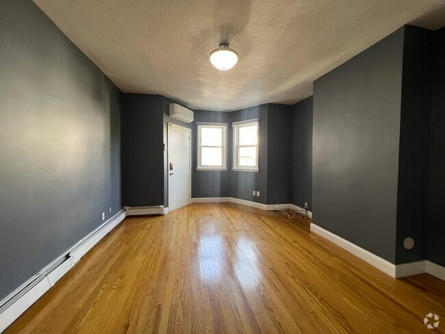 Building Photo - 184 Chestnut St Unit 1 Rental
