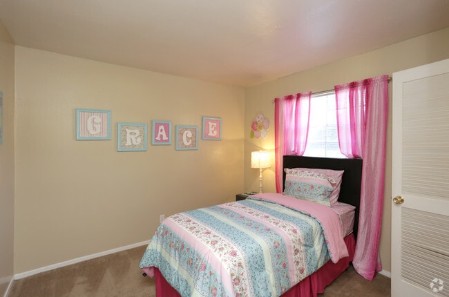 2BR-1BA Second Bedroom