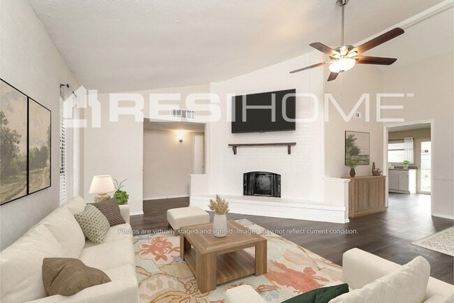 Photo - 2725 Hackberry Ln
