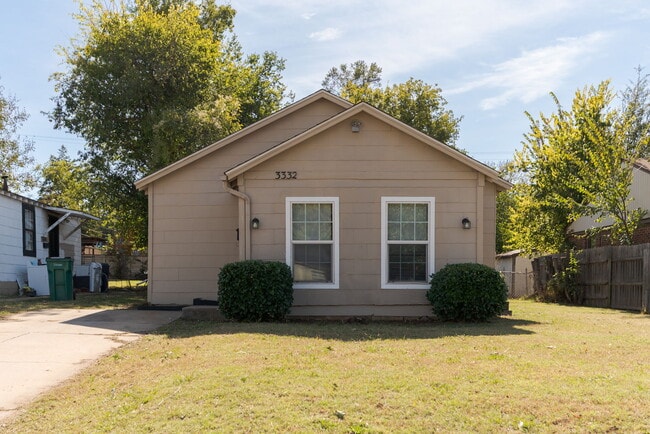 Building Photo - 3332 NW 28th St