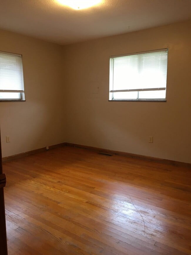 Photo - 2 Bedroom Brick Home in Belpre!