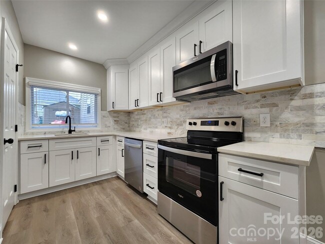 Photo - 96 1/2 Elm St