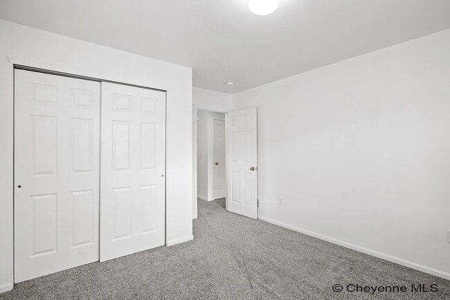 Photo - 523 W 3rd St