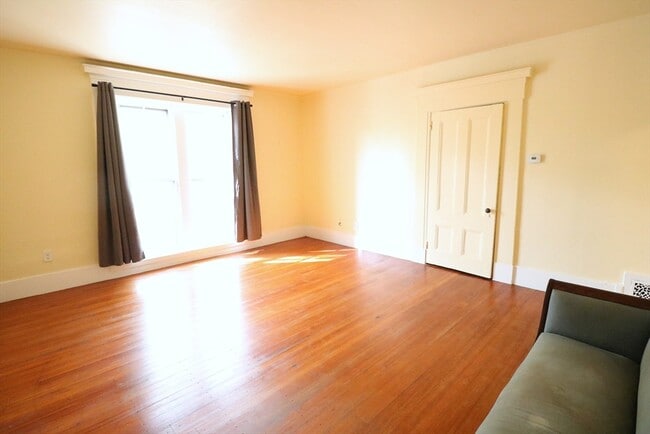 Photo - 2 Mason St Unidad 2