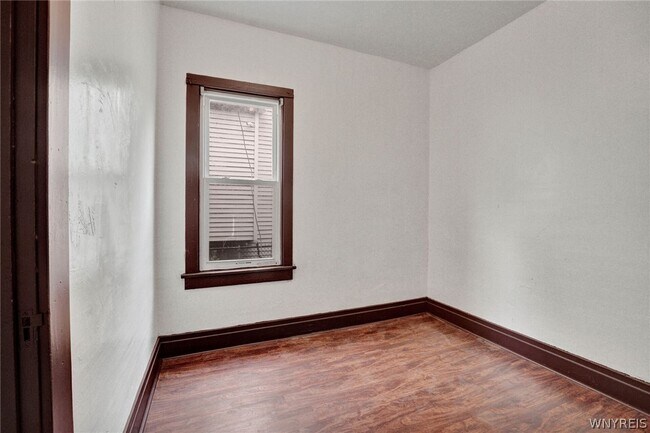 Photo - 214 Ludington St