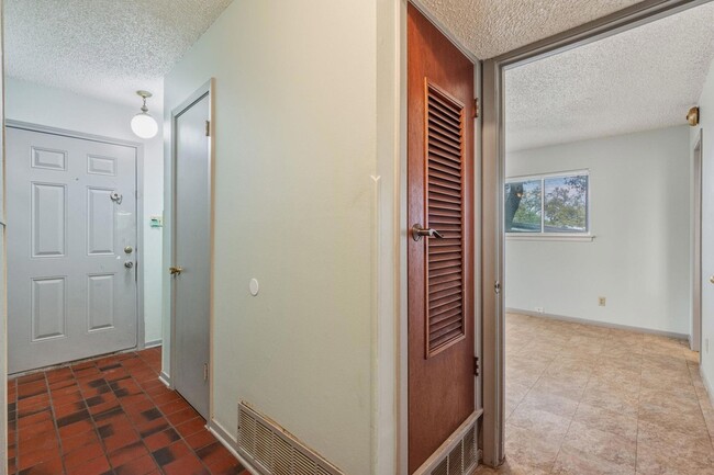 Photo - 8401 Tecumseh Dr