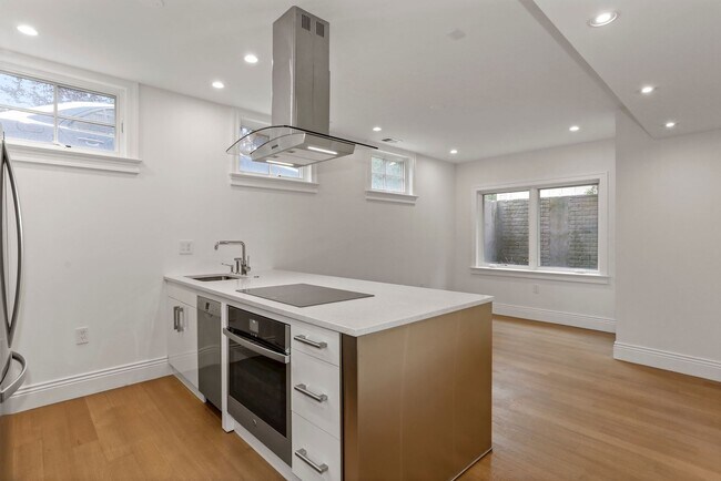 Photo - 913 N Ivy St Unidad lowerlevel
