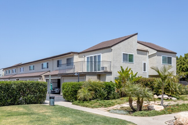 Photo - La Jolla Mesa Estates Apartments