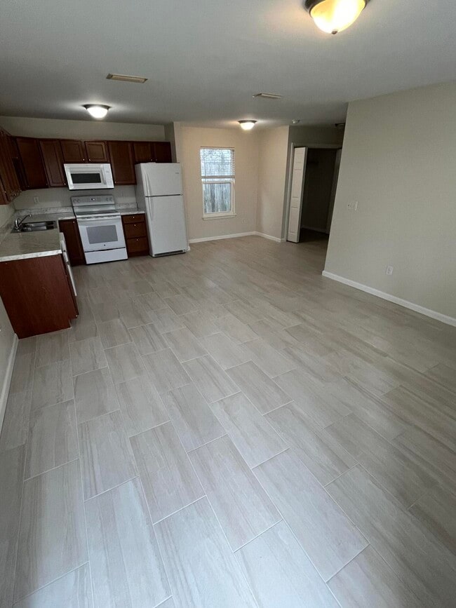 19 Park Cir SE Unit A
