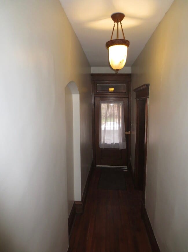 Photo - 123 W 1st Ave Unidad A