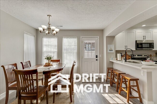 Photo - 184 E Rideout Hall Ln