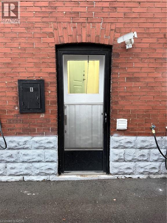 Photo - 22 Graham Ave N