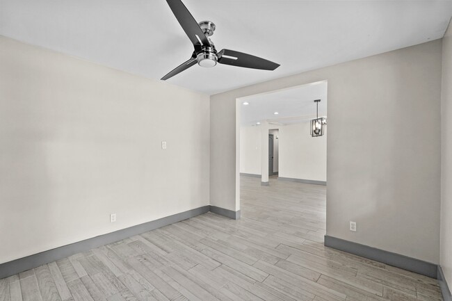Photo - 5522 Braesvalley Dr