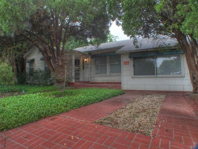 Photo - 409 Jagoe St