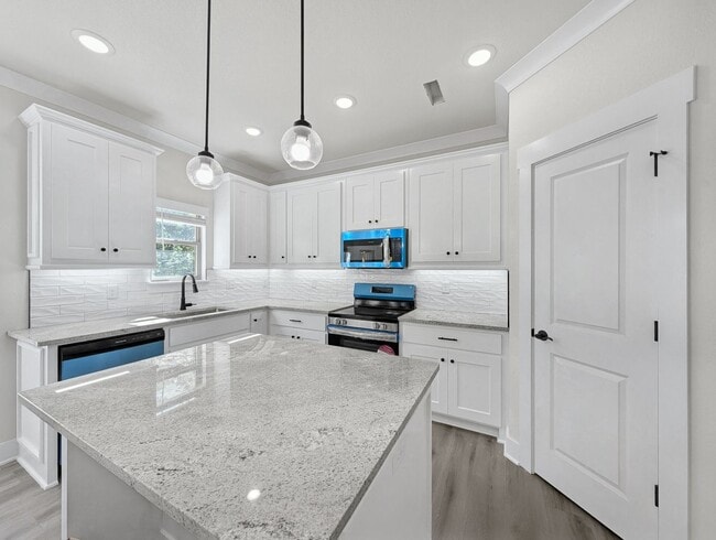Photo - 284 Stoneykirk Dr