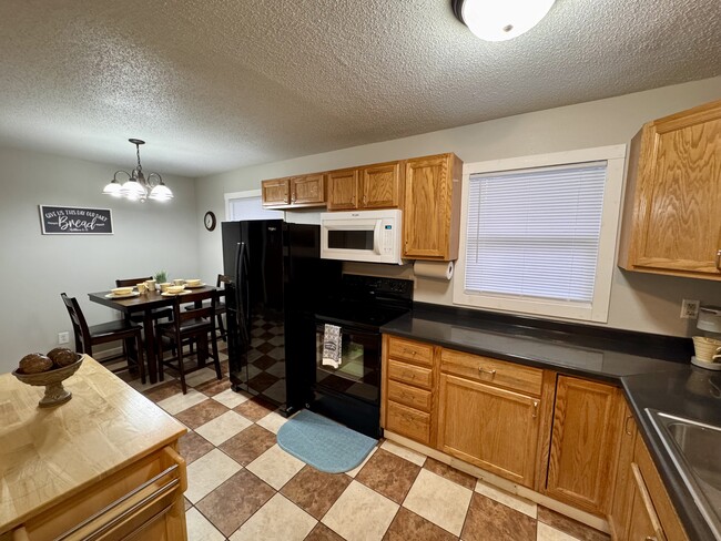 Photo - 1005 21st St S