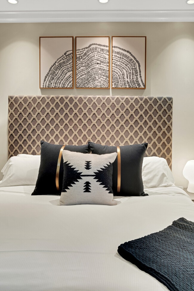 Photo - 70 E Walton St Unit 903