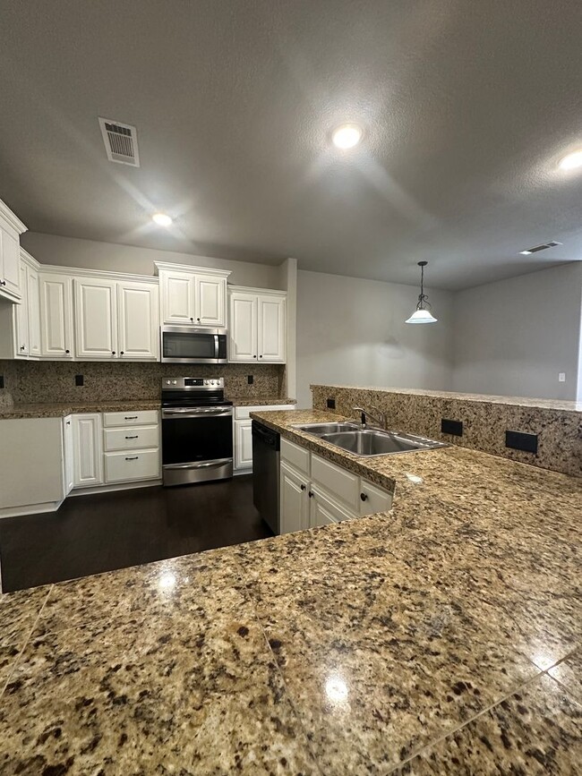 Photo - 5322 La Belle Town House