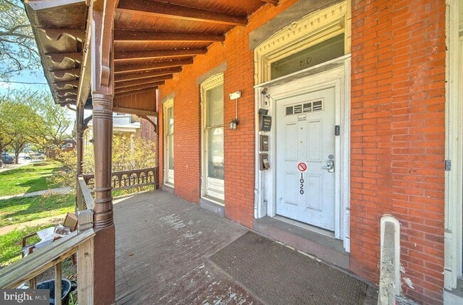 Building Photo - 1020 W Main St Unit 3