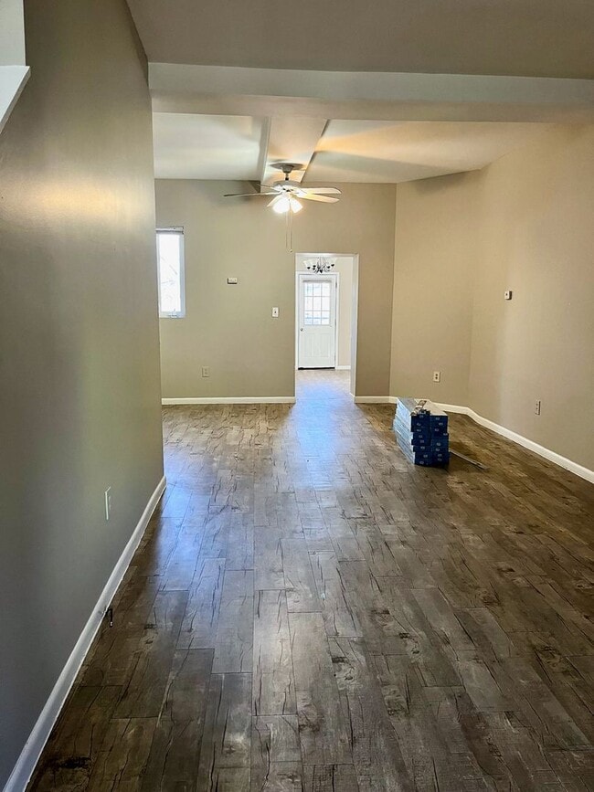 Photo - *** Amazing Apartment in Mt. Washington * Pet Friendly * Duplex style * Available Now * Spacious ... Unit 170