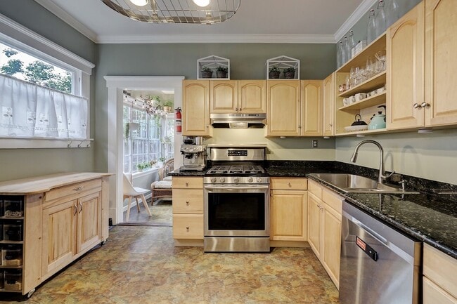 Photo - 304 Sul Ross St