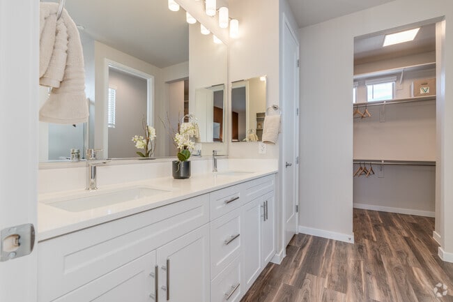 3A 3BR, 2BA - 1,282SF - Primary Bathroom