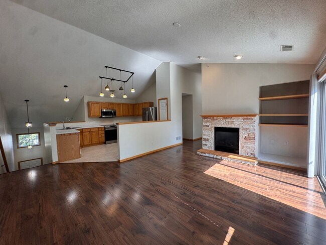 Photo - Luxurious 3 Bedroom, 2 Bathroom GORGEOUS townhome!