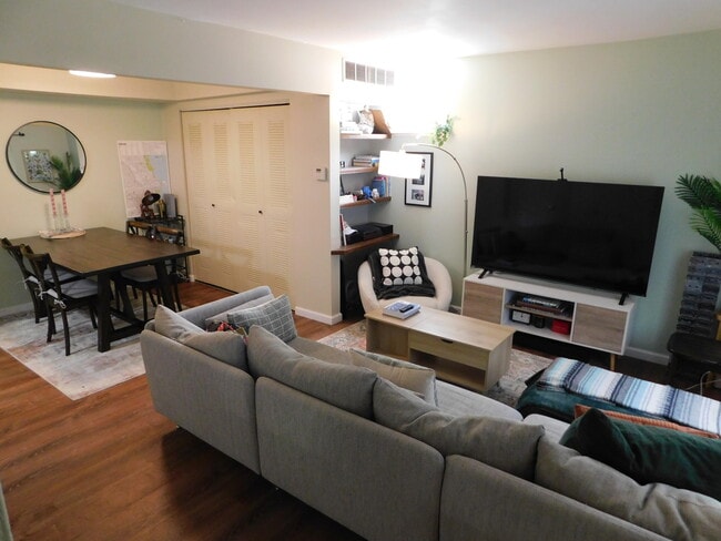 Photo - 543 Longshore Dr Unit B