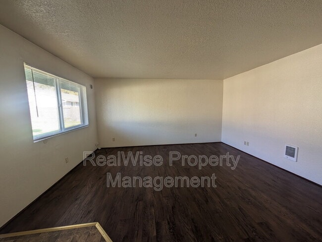 Photo - 409 W First Ave